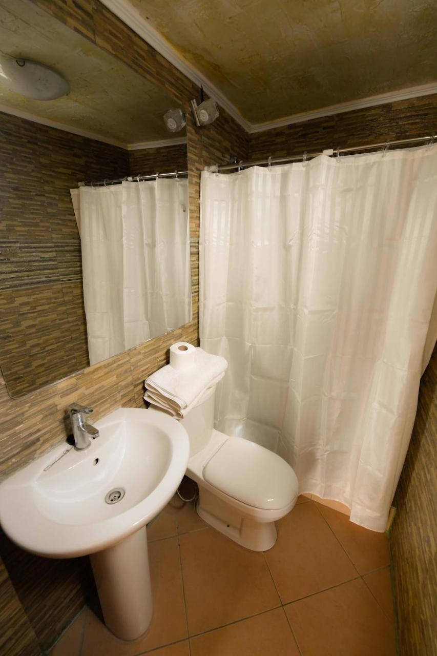 איקוויקה Hotel Mediterraneo מראה חיצוני תמונה